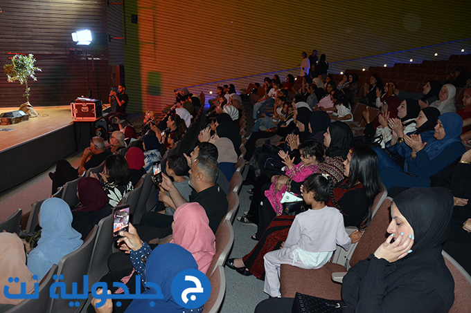 عرض مسرحية ثوب ستي بتنظيم أكاديمية دوزان بالمركز الجماهيري في جلجولية
